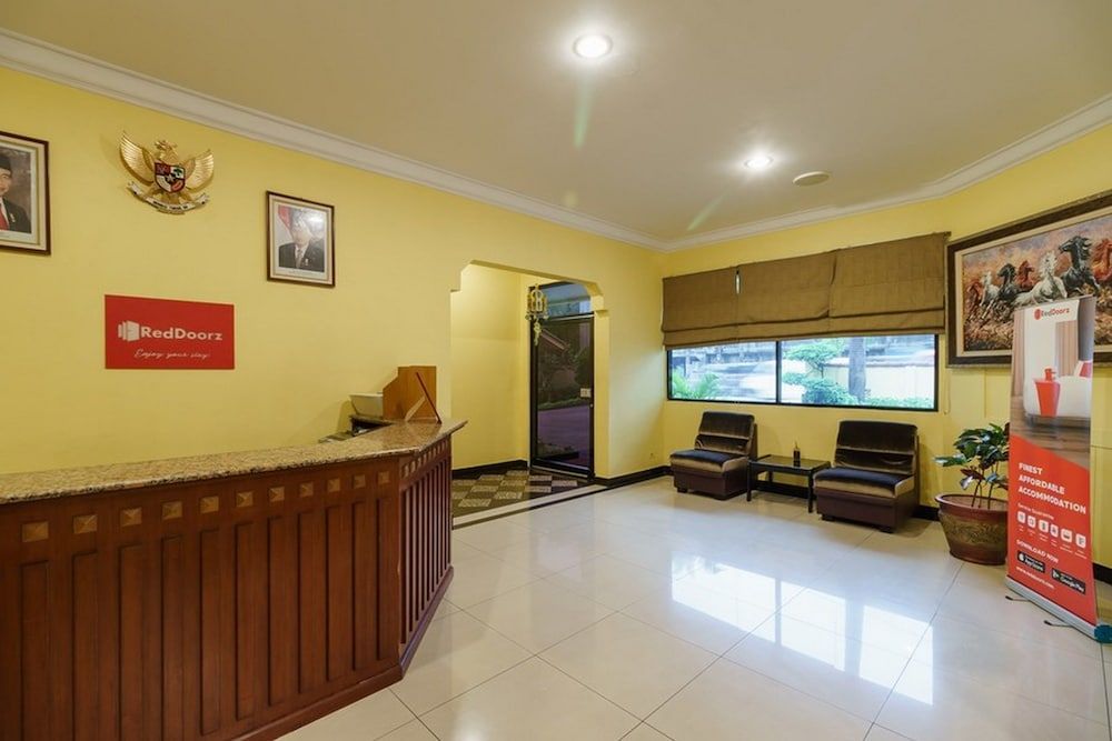 RedDoorz Plus near Ancol 2