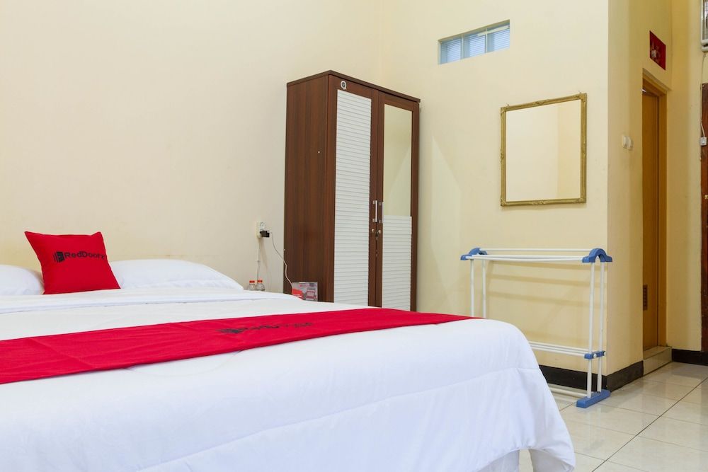 RedDoorz @ Pataruman Garut 3