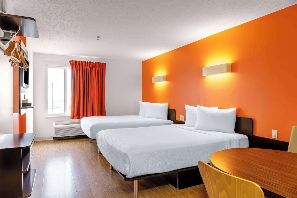 Motel 6 Swift Current, SK 3