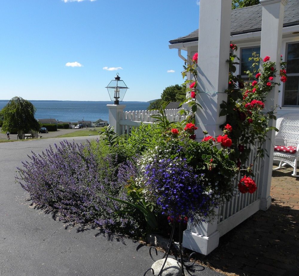 Colonial Gables Oceanfront Village 1