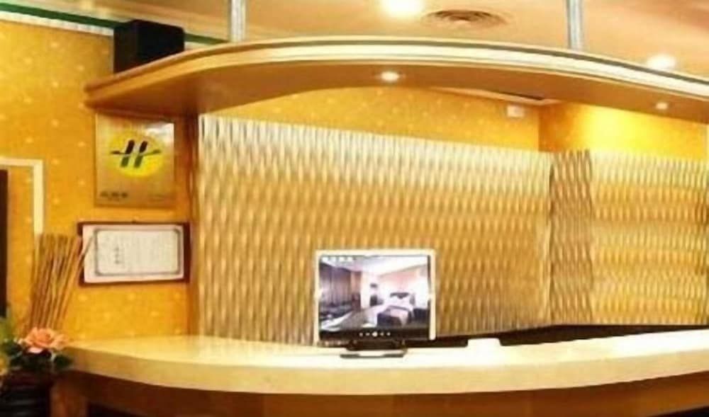 Golden Swallow Hotel 2