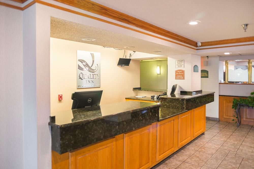 Quality Inn near Monument Health Rapid City Hospital 2