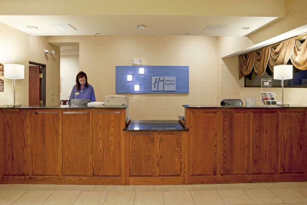 Holiday Inn Express Hotel & Suites Kerrville by IHG 3