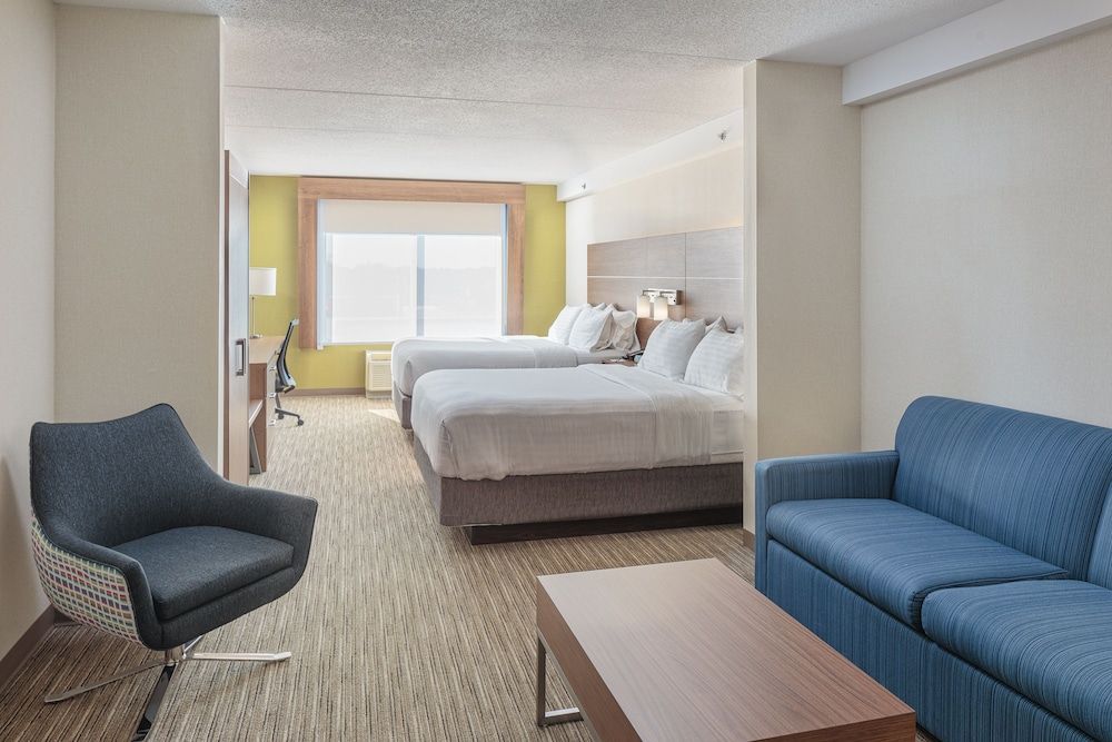 Holiday Inn Express & Suites Belleville by IHG 3
