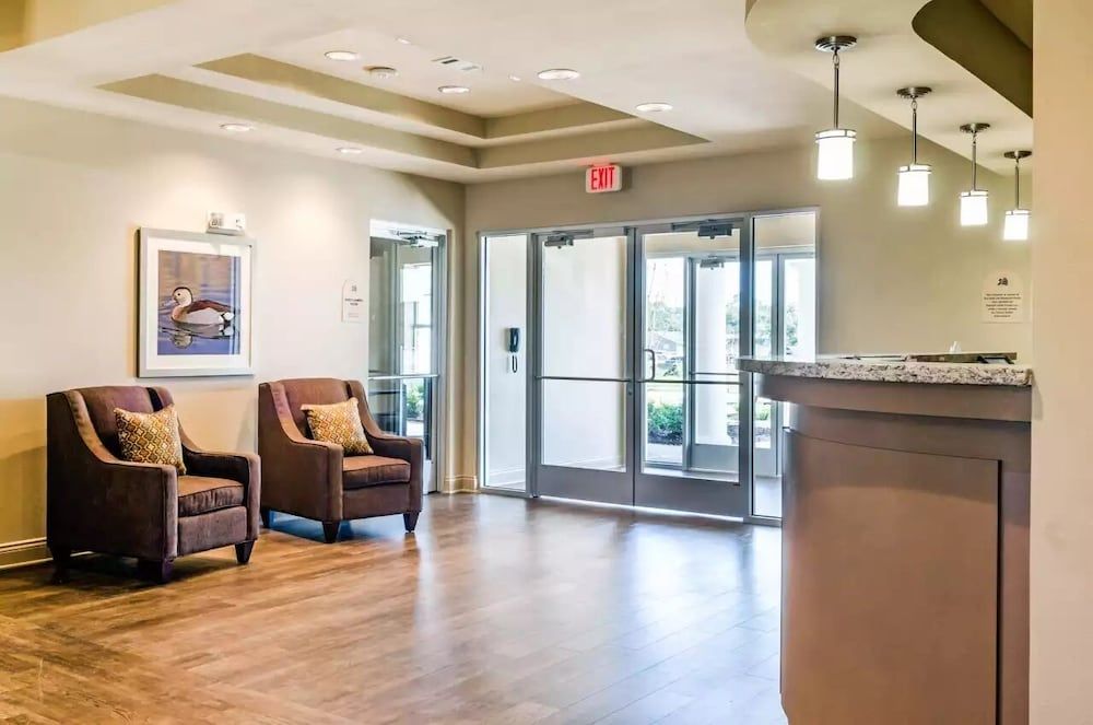 MainStay Suites Hackberry Sportsman's Lodge 3