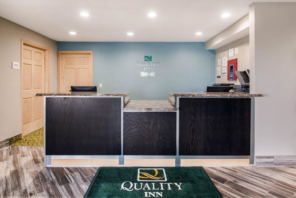 Quality Inn Madison West Near University Area 2