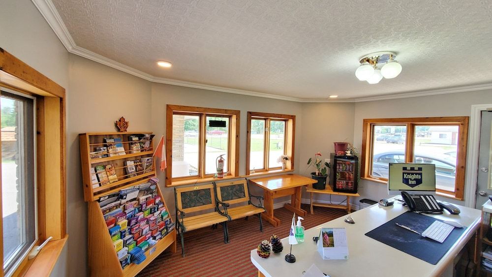 Knights Inn Colonial Fireside Inn 3