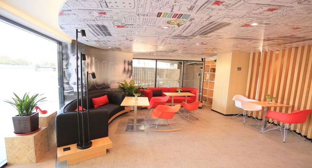 Ibis Xuzhou East Huaihai Road Hotel 2