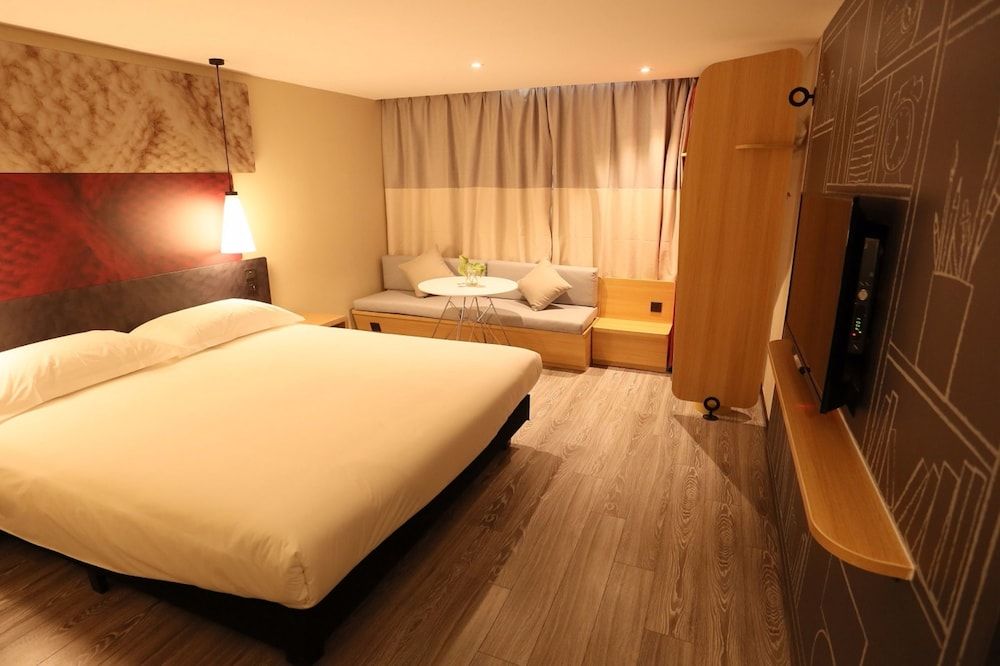 Ibis Xuzhou East Huaihai Road Hotel 3