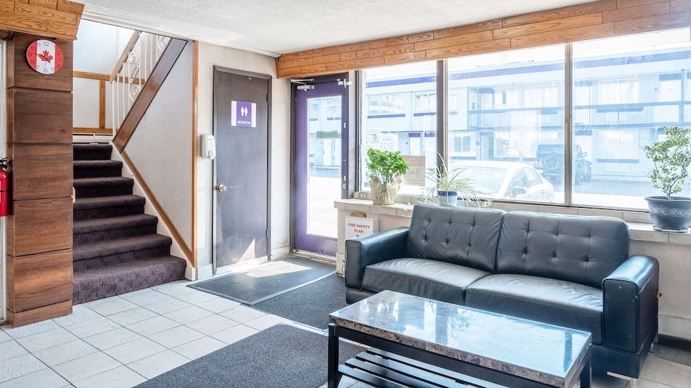 Knights Inn North Bay 3