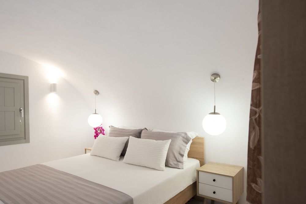 White Orchid Luxury Suites 2