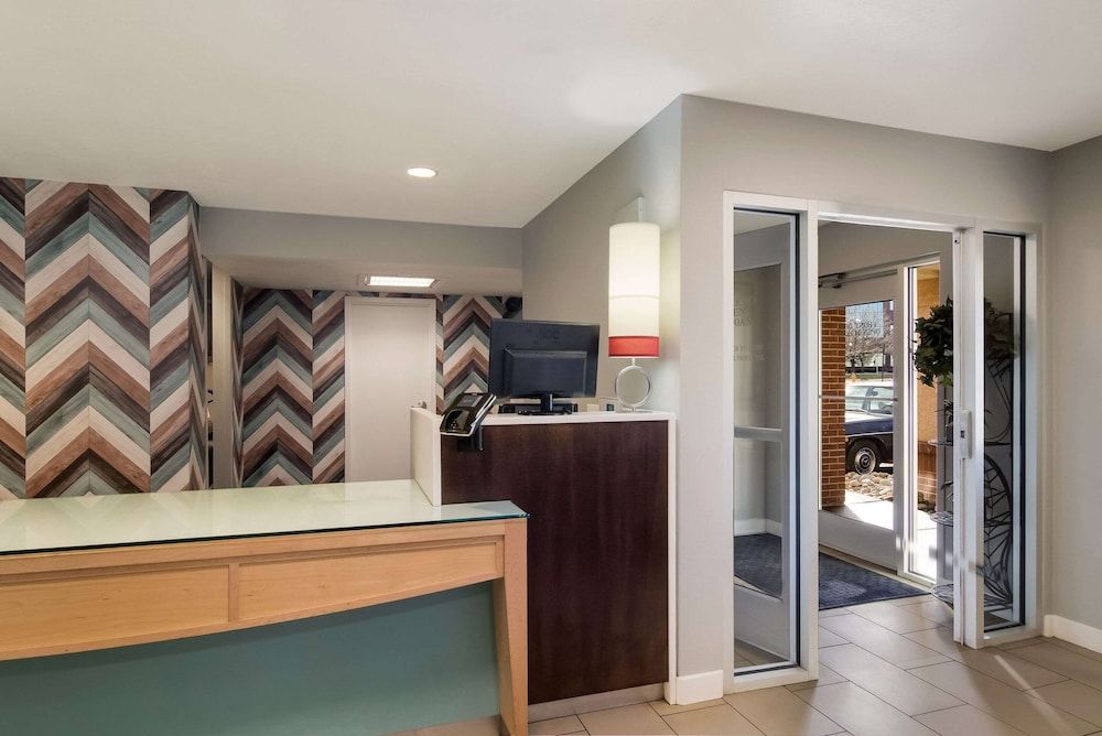 MainStay Suites Omaha Old Mill 3