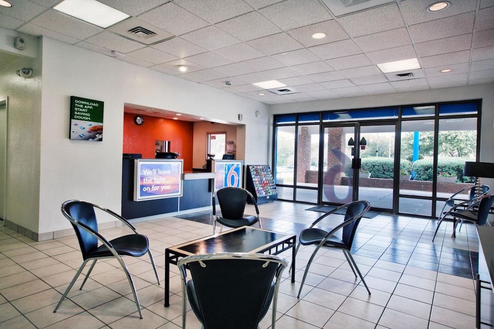Motel 6 Tallahassee, FL - Downtown 3