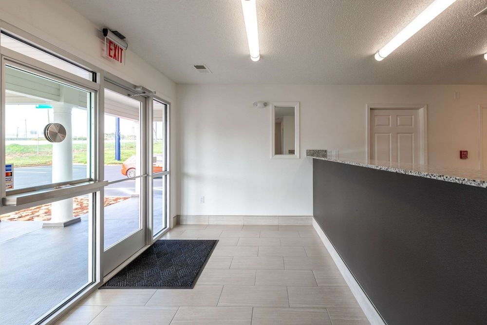 Suburban Studios Spartanburg - I-26 3