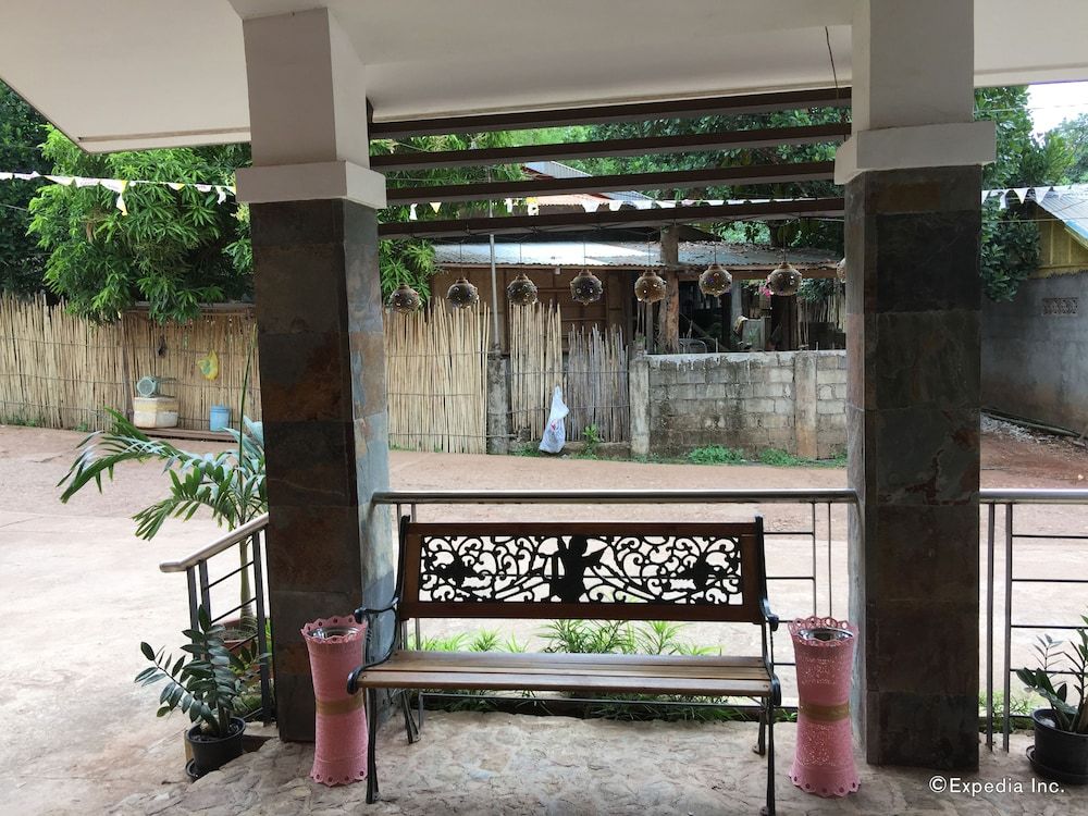 Coron Visitors Hotel 3