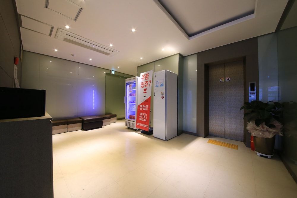 Hotel M Story 2