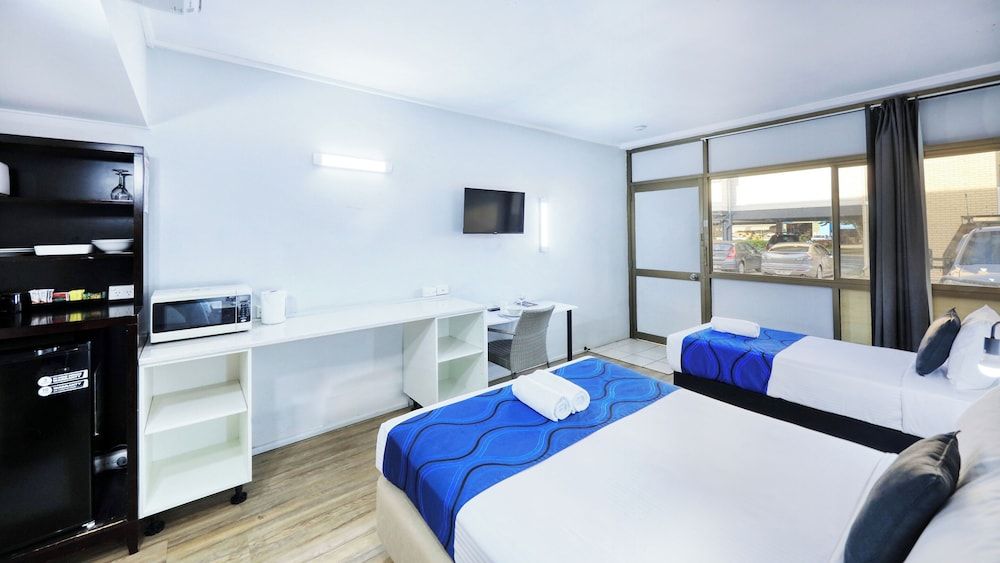 Tropical Gate Motor Inn 3