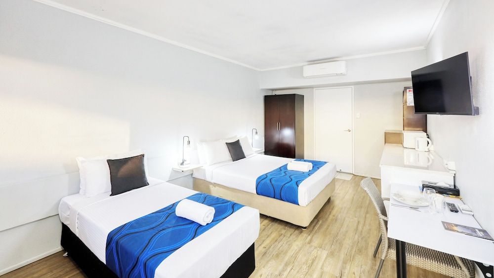 Tropical Gate Motor Inn 2