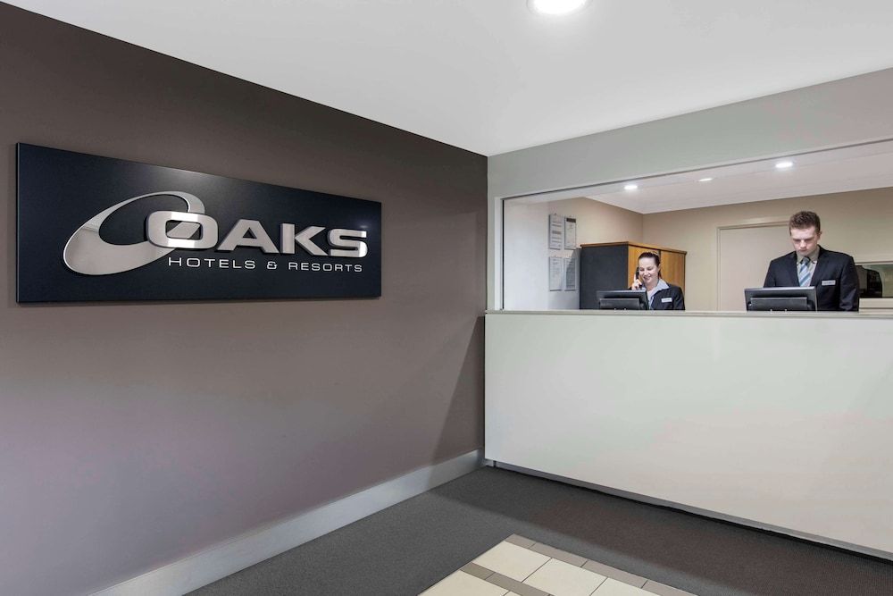 Oaks Brisbane Mews Suites 3