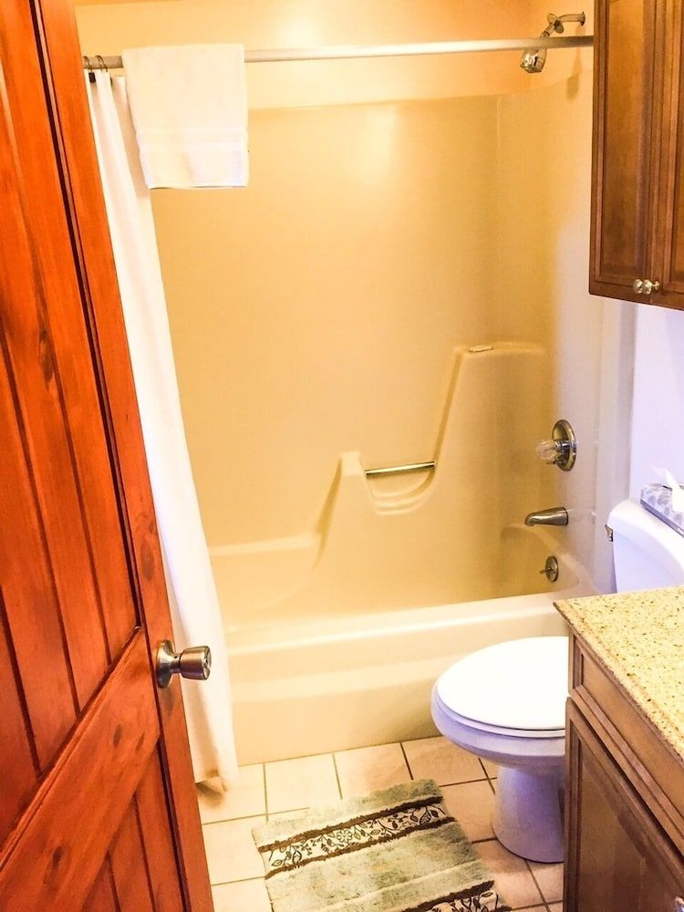 Shadow Mountain Lodge 2