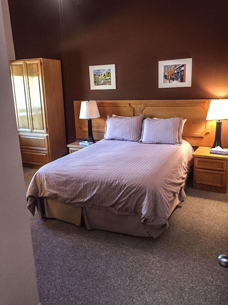 Shadow Mountain Lodge 3