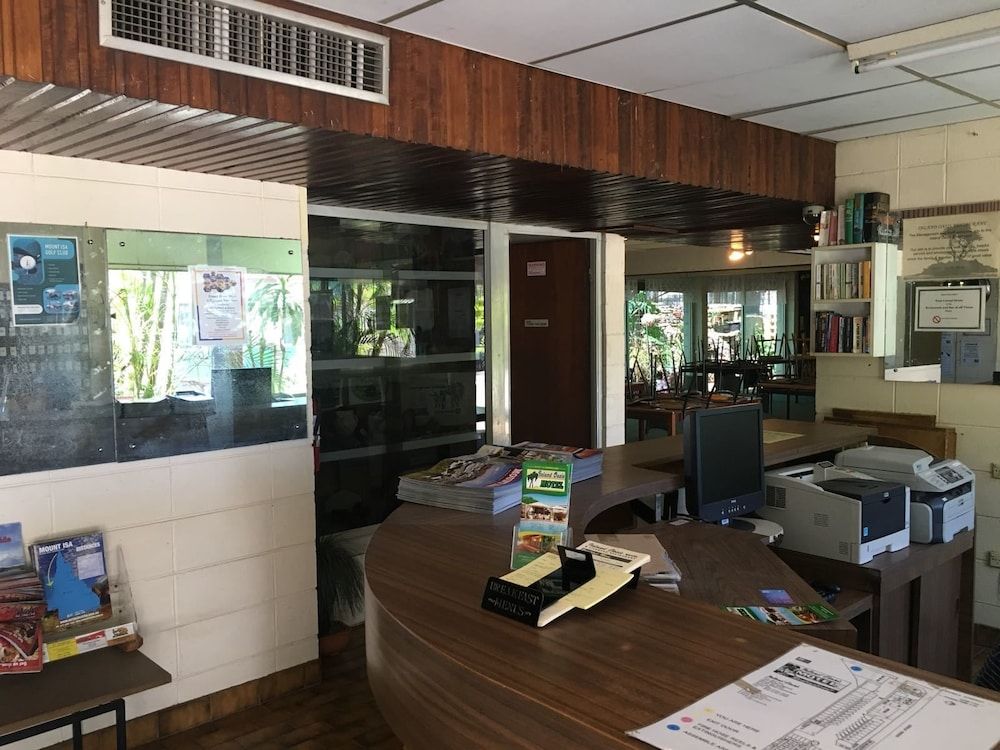 Inland Oasis Motel 2