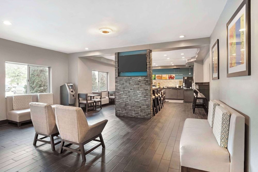 Quality Inn & Suites Birmingham - Highway 280 3