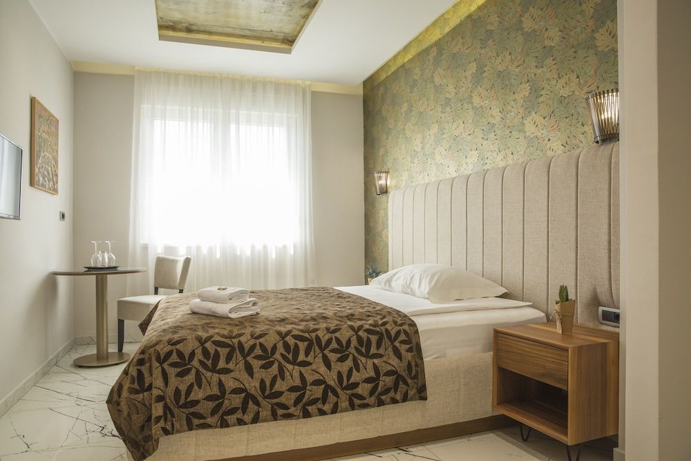 Boutique Hotel Arta 3 estrelas em Novi Sad