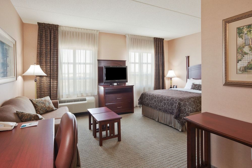 Staybridge Suites Oakville by IHG 2