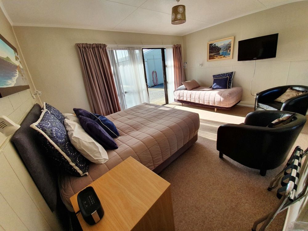 U Studios Masterton 3