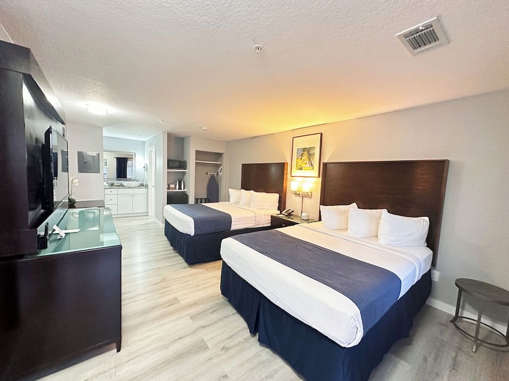 Lantern Inn & Suites 2