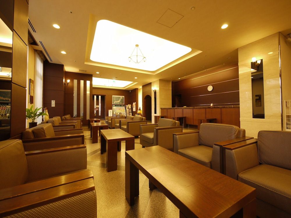 Hotel Route-Inn Higashimuroran Ekimae 2