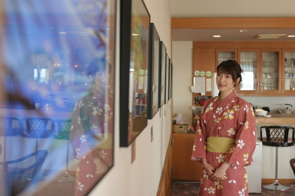 Tabinoyado Ushionoakari Geiboso 2