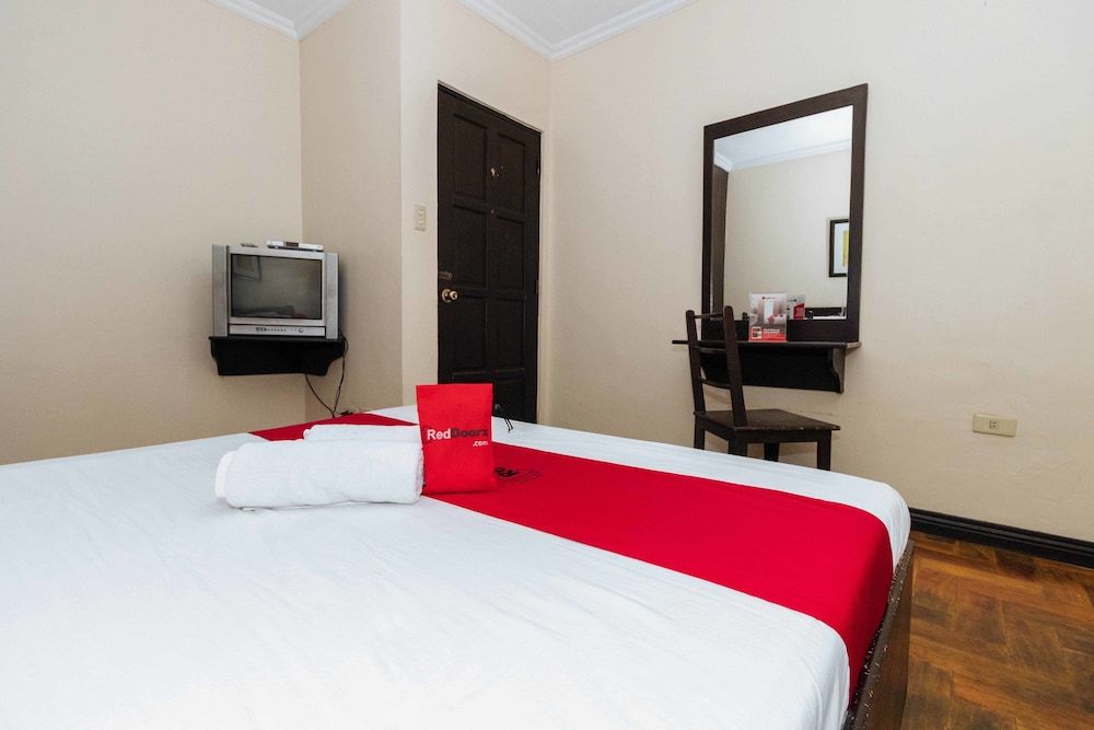 RedDoorz Plus @ The Ridge Tagaytay 3