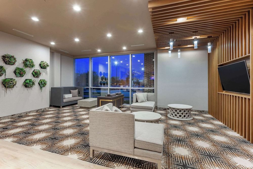 Cambria Hotel Richardson - Dallas 3