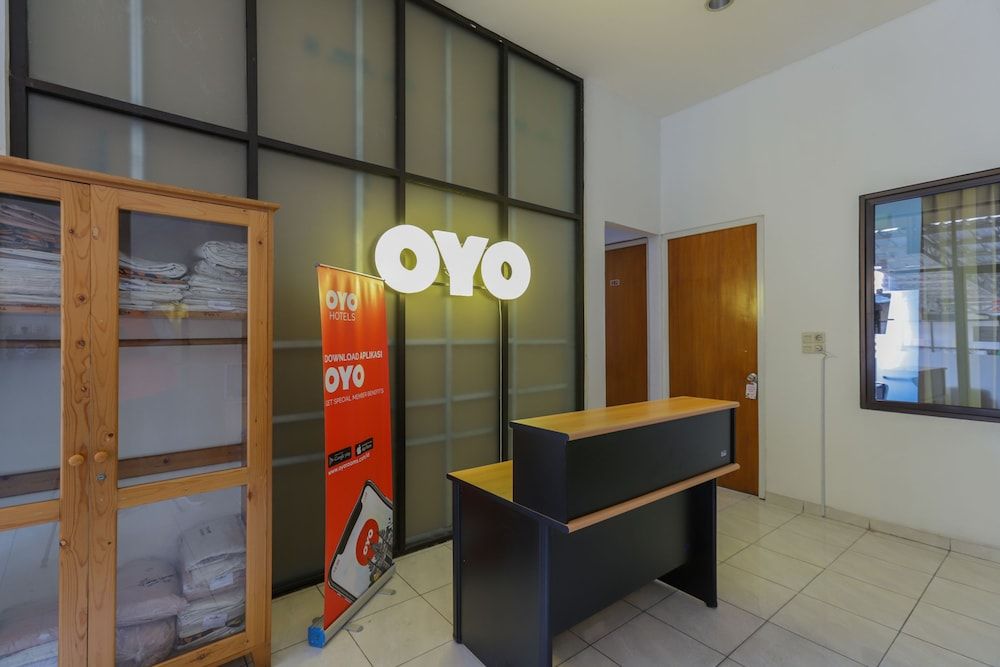 Super OYO 866 Idola Residence 3