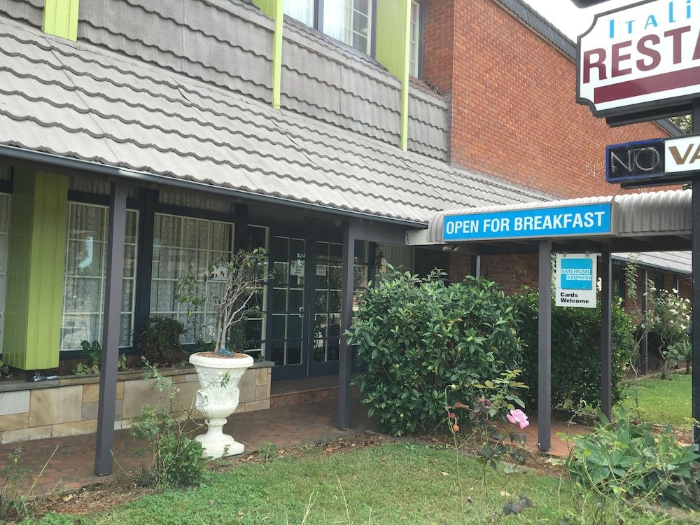 Town & Country Motel 1