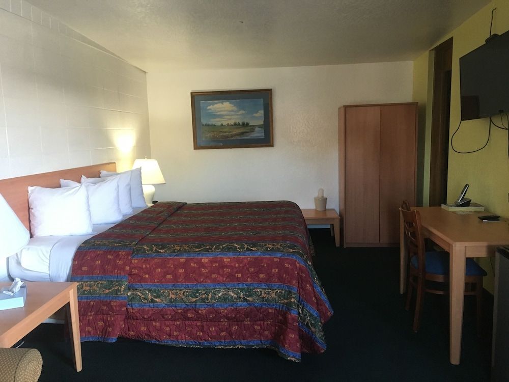 Budget Inn Boise 3