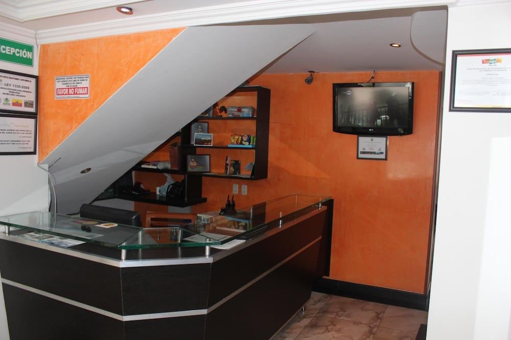 Hotel Real Estación 3