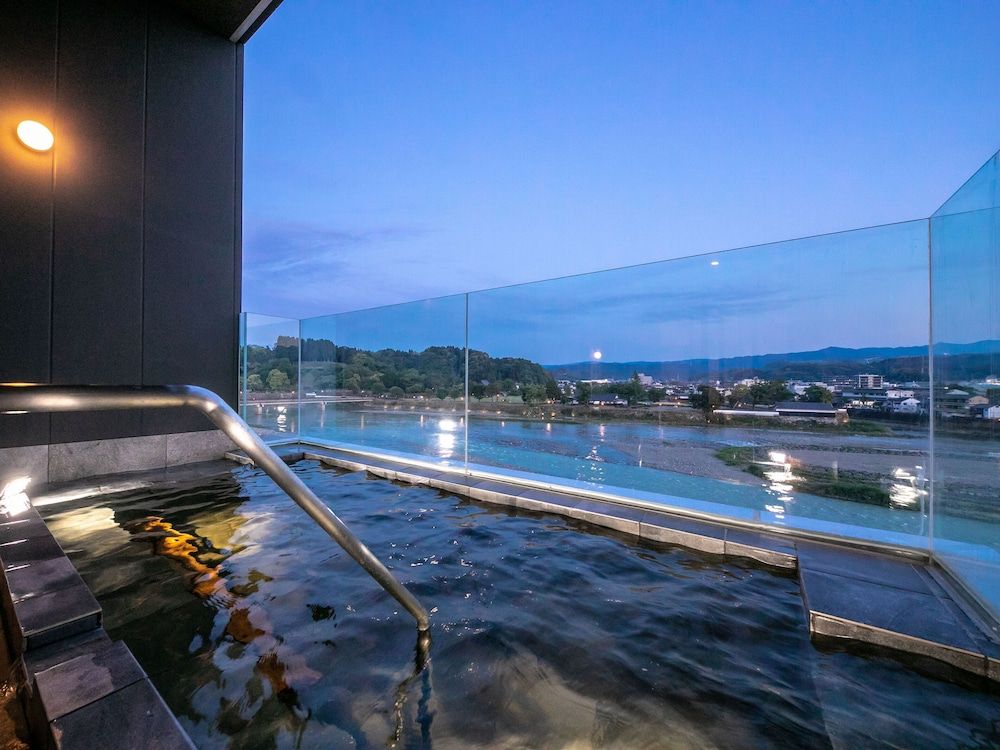 Hitoyoshi Onsen Nabeya