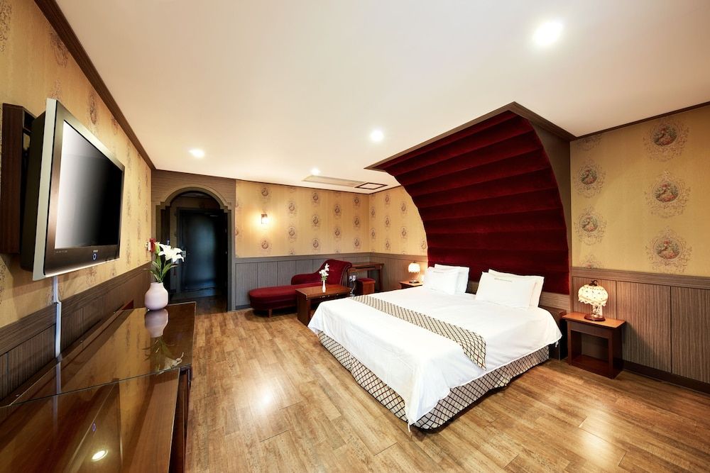 Dongbusan Oncheon Hotel 2