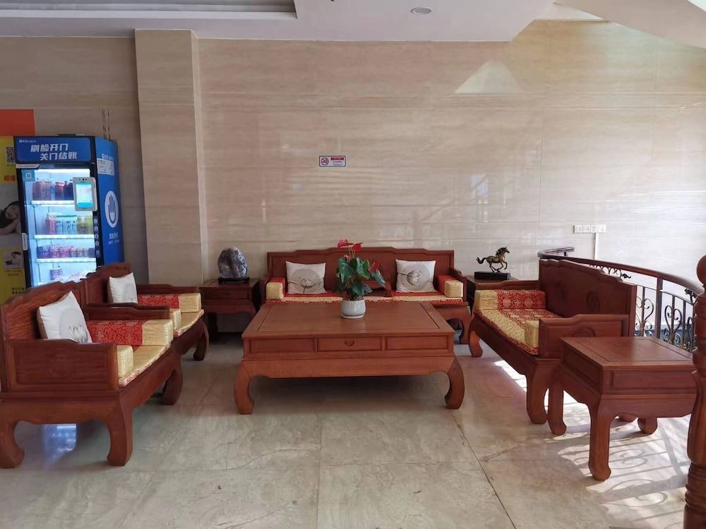 Kaiserdom Hotel Airport Branch 3