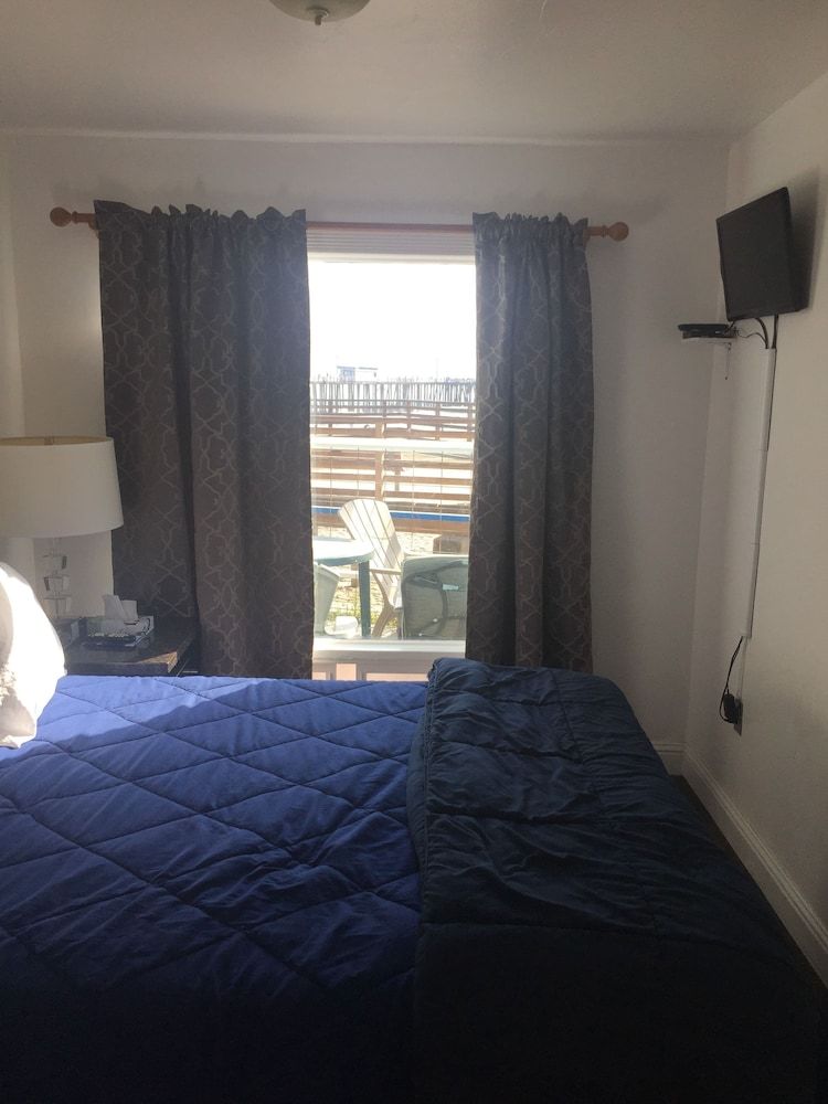Dolphin Cove Motel 3