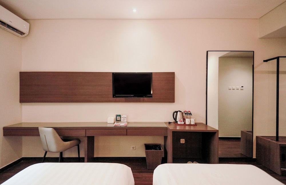 Lotus Garden Hotel by Waringin Hospitality 2
