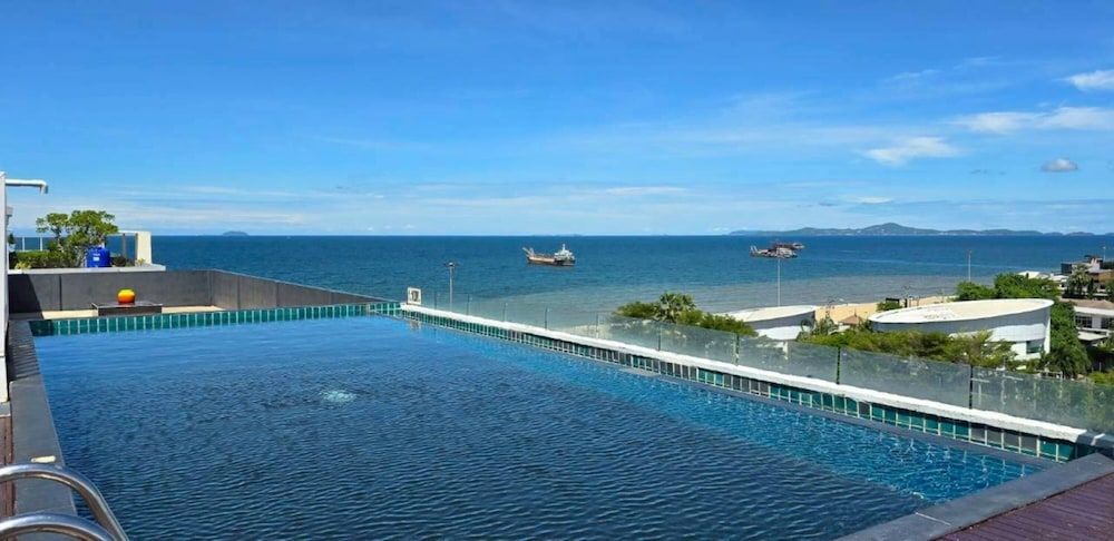 Sunday Beachfront View Jomtien Pattaya 4 stelle a Sattahip