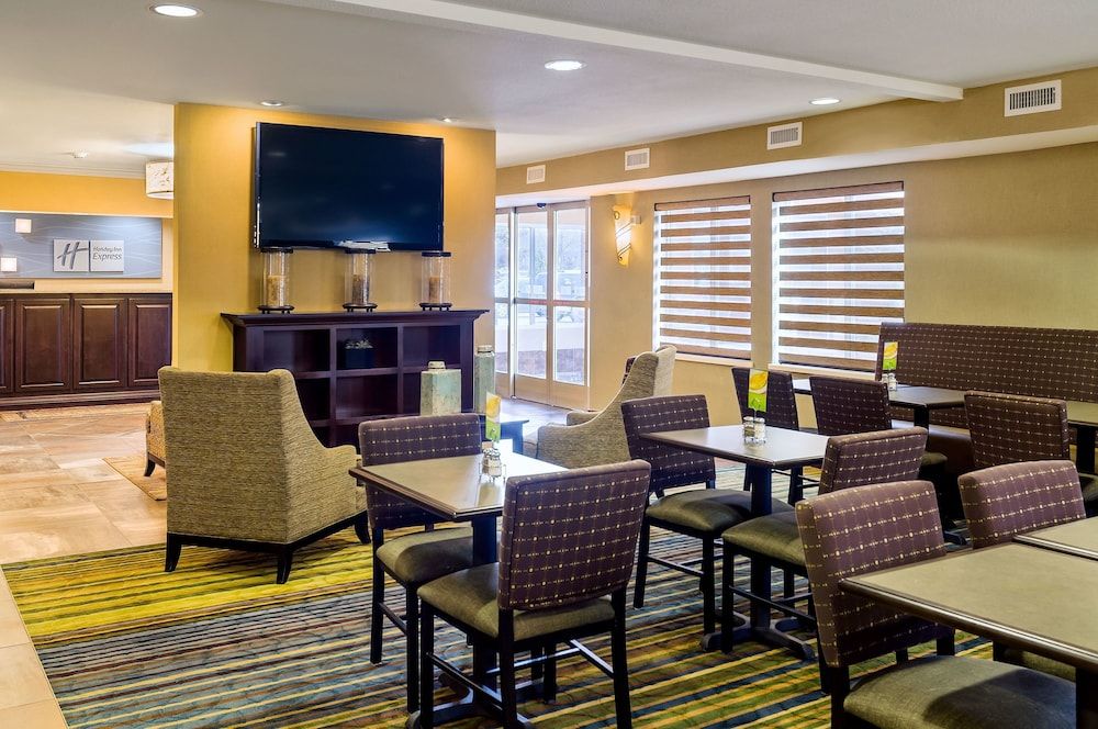 Holiday Inn Express & Suites Sandy - South Salt Lake City by IHG 2
