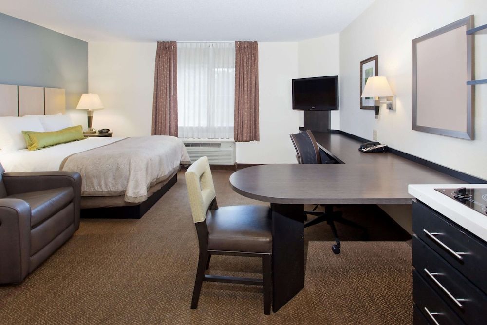 Sonesta Simply Suites Philadelphia Mount Laurel 3
