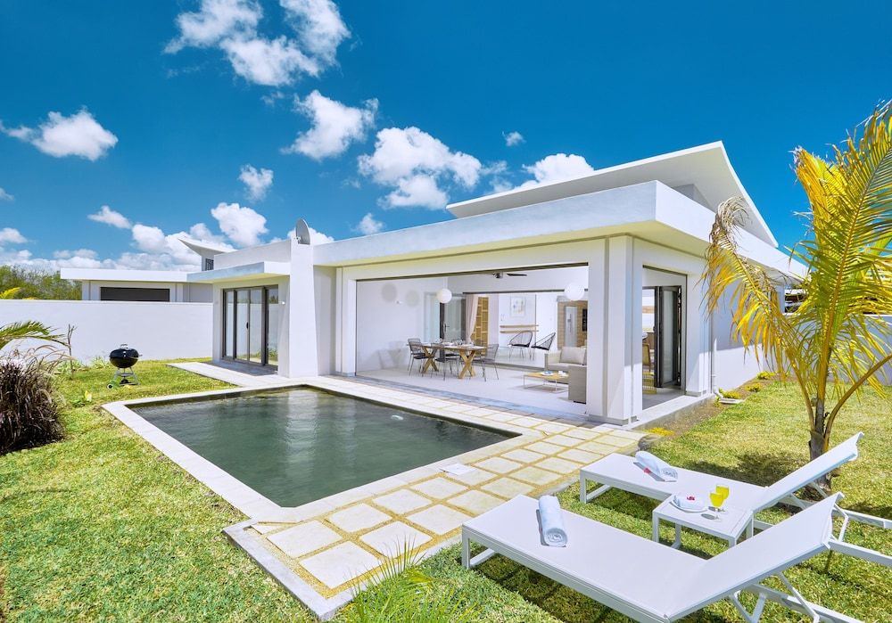 Corail Bleu Private Pool & Garden Villas by LOV 1