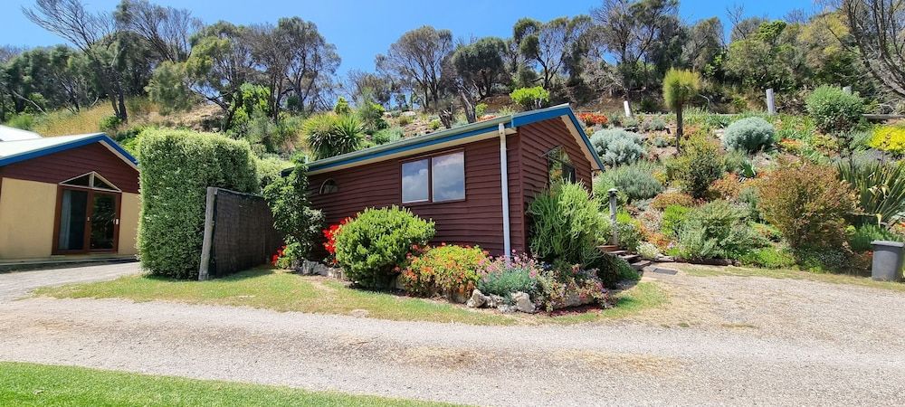 Eastern Reef Cottages 2