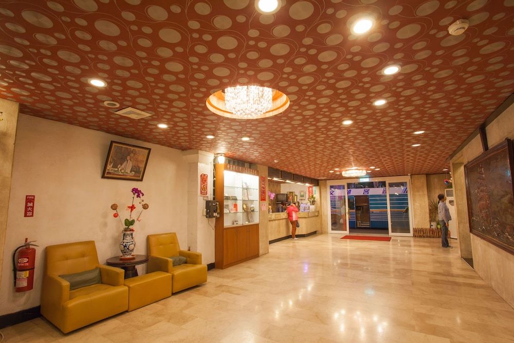 Chiayi Crown Hotel 2